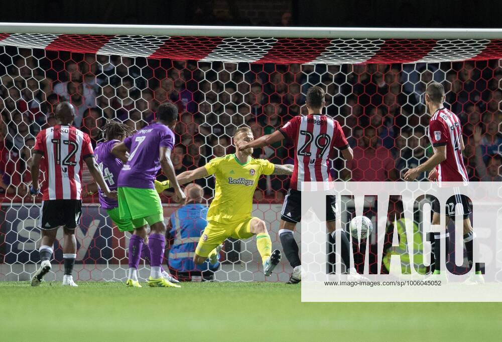 Mandatory Credit: Photo by BPI Shutterstock (8998748z) Bobby Reid of Bristol City scores injury time Equaliser 2-2 Brentford v Bristol City , The Championship, Griffin Park Stadium , London, UK, 15 Aug 2017 Brentford v Bristol City , The Championship, Griffin Park Stadium , London, UK, 15 Aug 2017