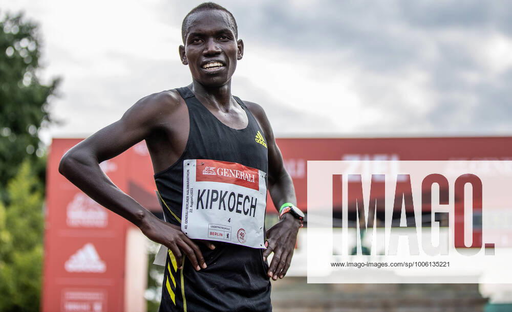 Felix Kipkoech from Kenya wins the Generali Berlin Half Marathon 2021 with a world best time of 58 57 minutes on 22 08 21 in Berlin Generali Berlin Half Marathon 2021