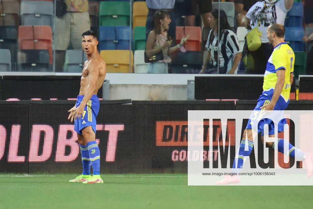 KW33 (210823) -- UDINE, Aug. 23, 2021 -- FC Juventus Cristiano Ronaldo (L) celebrates his goal before it is disallowed during a Serie A football match between Udinese and FC Juventus in Udine, Italy, Aug 22, 2021 (SP)ITALY-UDINE-FOOTBALL-SERIE A-JUVENTUS VS UDINESE JinxMamengni