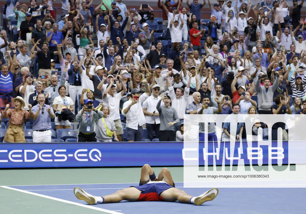 Carlos Alcaraz Garfia of Spain celebrates after match point defeating Stefanos Tsitsipas of Greece in 5 sets in Arthur Ashe Stadium in the third round of the 2021 US Open Tennis Championships at the USTA Billie Jean King National Tennis Center on Friday, September 3, 2021 in New York City. NYP20210903103 JOHNxANGELILLO