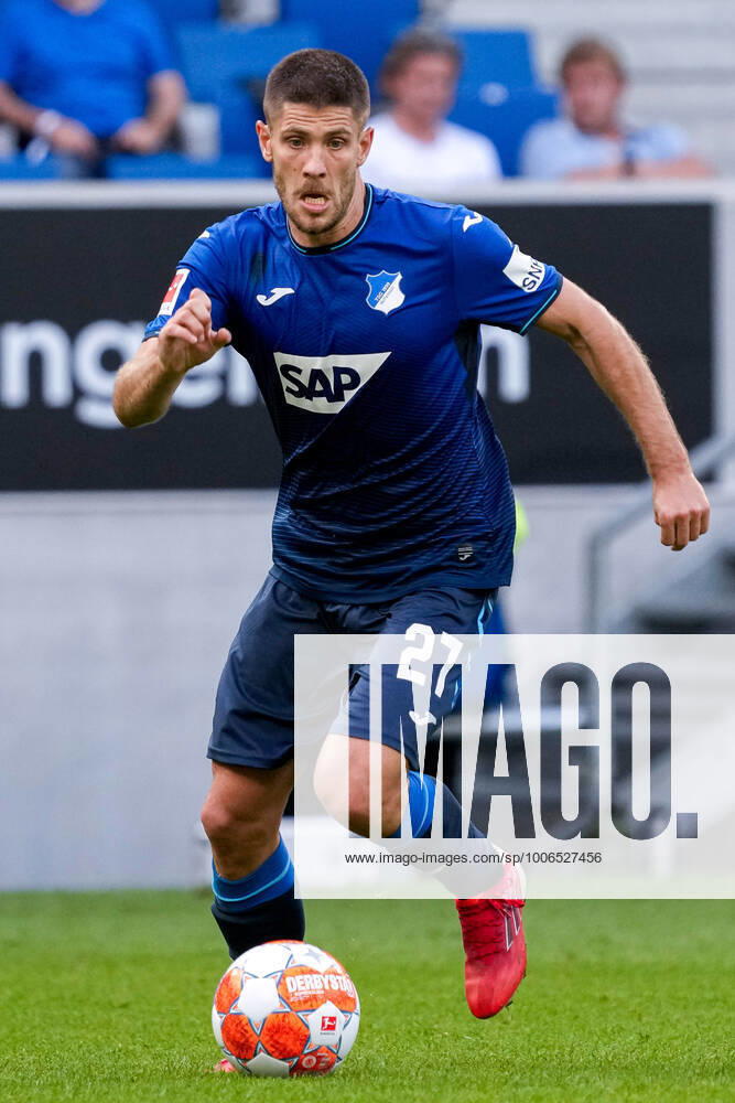 Andrej Kramaric Hoffenheim, 27 , on the ball, crop, full body, single image, action, action, 11 09 2021, Sinsheim Germany , Football, Bundesliga, TSG 1899 Hoffenheim 1 FSV Mainz 05, DFB DFL REGULATIONS PROHIBIT ANY USE OF PHOTOGRAPHS AS IMAGE SEQUENCES AND OR QUASI VIDEO