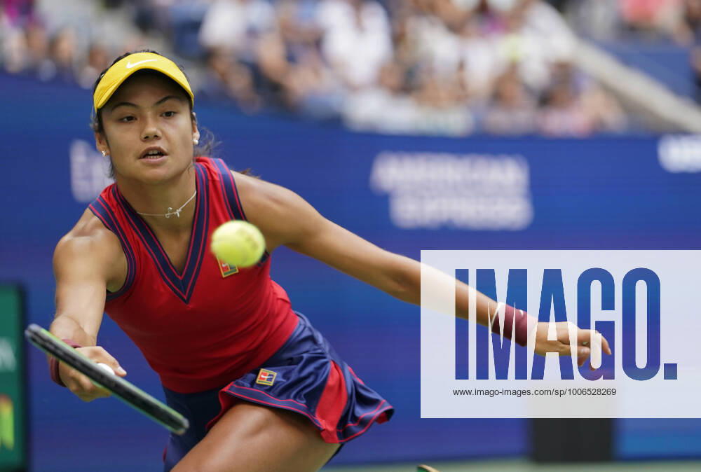 Emma Raducanu (GBR) defeated Leylah Fernandez (CAN) 6-4, 6-3, at the US Open being played at Billie Jean King National Tennis Center in Flushing, Queens, New York USA Â Tennisclix CSM CSM Flushing, Queens USA - ZUMAc04_ 20210911_zaf_c04_420