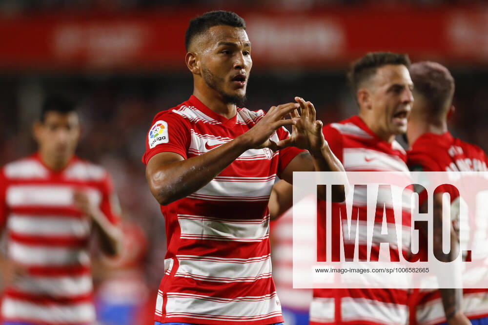 Granada CF v Real Betis - La Liga Santander Luis Javier Suarez, of Granada CF scores the first goal of his team during the La Liga match between Granada CF and Real Betis at Nuevo Los Carmenes Stadium on September 13, 2021 in Granada, Spain. Granada Granada Spain camaramartinez-granadac210913_npuMx