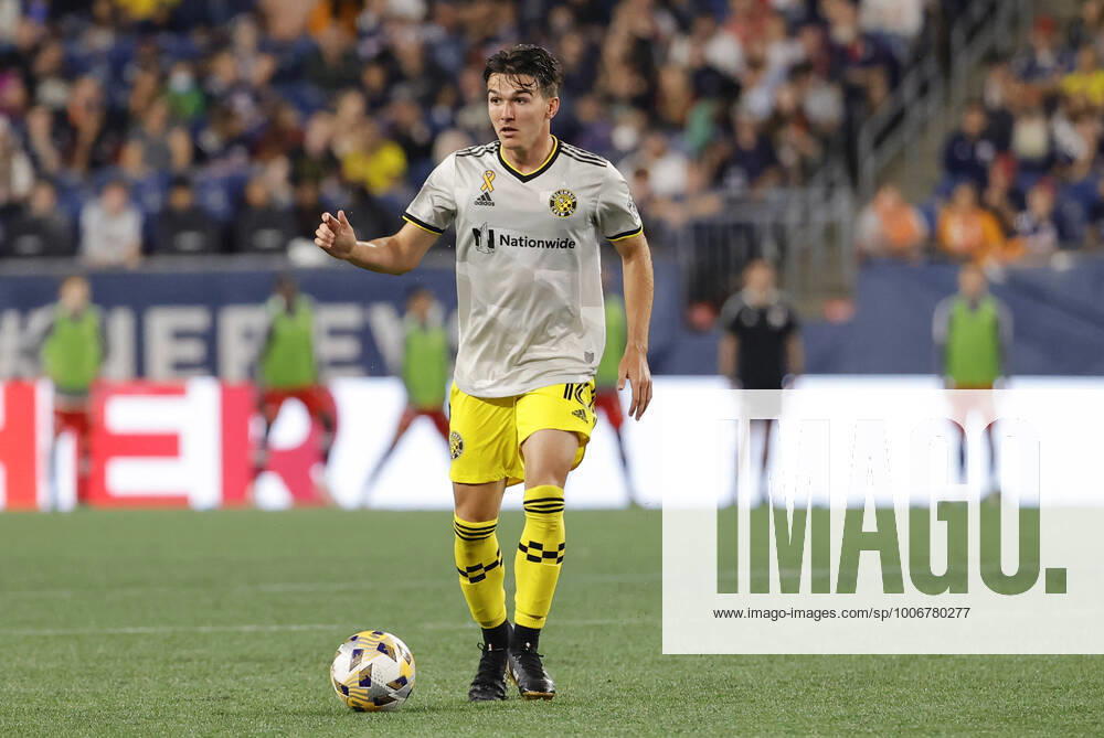 FOXBOROUGH, MA - SEPTEMBER 18: Columbus Crew midfielder Isaiah Parente (16) during a match between the New England Revolution and the Columbus Crew SC on September 18, 2021, at Gillette Stadium in Foxborough, Massachusetts. (Photo by Fred Kfoury III Icon Sportswire) SOCCER: SEP 18 MLS, Fussball Herren, USA - Columbus Crew SC at New England Revolution Icon482210918103