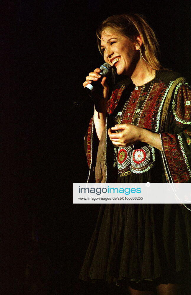7 Concert 98 Juliane Werding, voc, German singer, Schlager, Pop, Ethnopop, music,