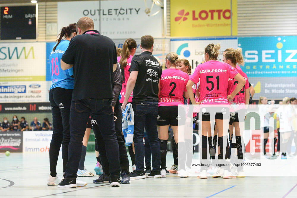 Time Out TusSies TusSies Metzingen vs Sport Union Neckarsulm Handball, HBF, 4 league match, 2021 2022 season , 25 09 2021 TusSies Metzingen vs Sport Union Neckarsulm Handball, HBF, 1 league match, , 2021 2022 season , 25 09 2021 Metzingen