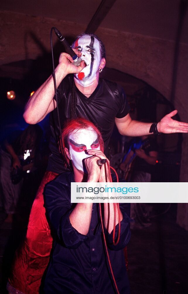 27 Concert Die Letzte Instanz, voc, singer, microphone, gothic, violin metal, metal, music, mask, made up, Berlin Germany, Germany