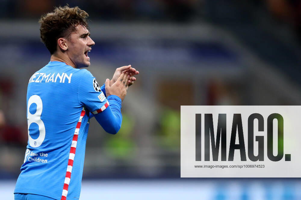 Ac Milan - Club Atletico de Madrid Antoine Griezmann of Club Atletico de Madrid looks on during the Uefa Champions League Group B match between Ac Milan and Club Atletico de Madrid at Stadio Giuseppe Meazza on September 28, 2021 in Milan, Italy . Milano Stadio Giuseppe Meazza Italy