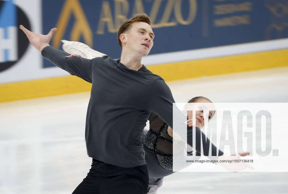 Milania Vaananen Mikhail Akulov (Finland) during the pairs free skating program at the Figure skating, Eiskunstlauf ISU Finlandia Trophy on 08. October 2021. (Kalle Parkkinen Newspix24)