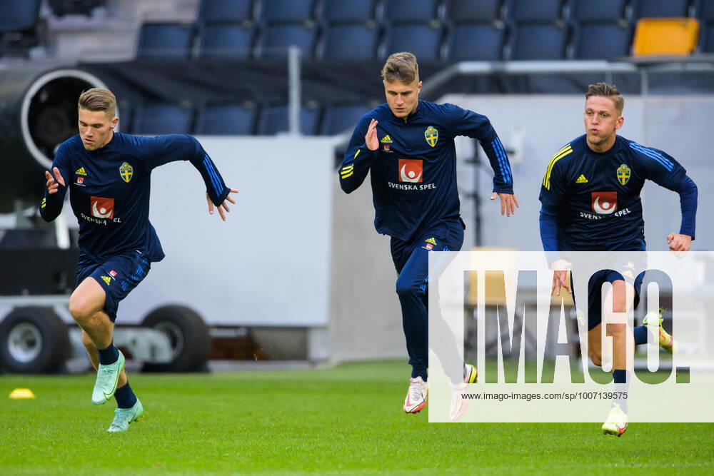 Viktor Gyökeres, Mattias Svanberg and Jesper Karlsson of the Swedish national football team during a training session on October 8, 2021 in Stockholm Photo Joel Marklund sweden sverige a,