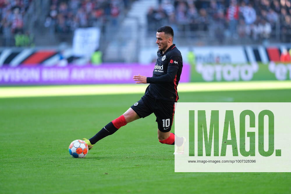 Filip Kostic Eintracht Frankfurt, 10 at the match Eintracht Frankfurt vs Hertha BSC Berlin in the 1 Bundesliga on 16 10 2021 DFL REGULATES PROHIBIT ANY USE OF PHOTOGRAPHS AS IMAGE SEQUENCES AND OR QUASI VIDEO Eintracht Frankfurt vs Hertha BSC Berlin, Football, 1 Bundesliga, 16 10 2021 Frankfurt