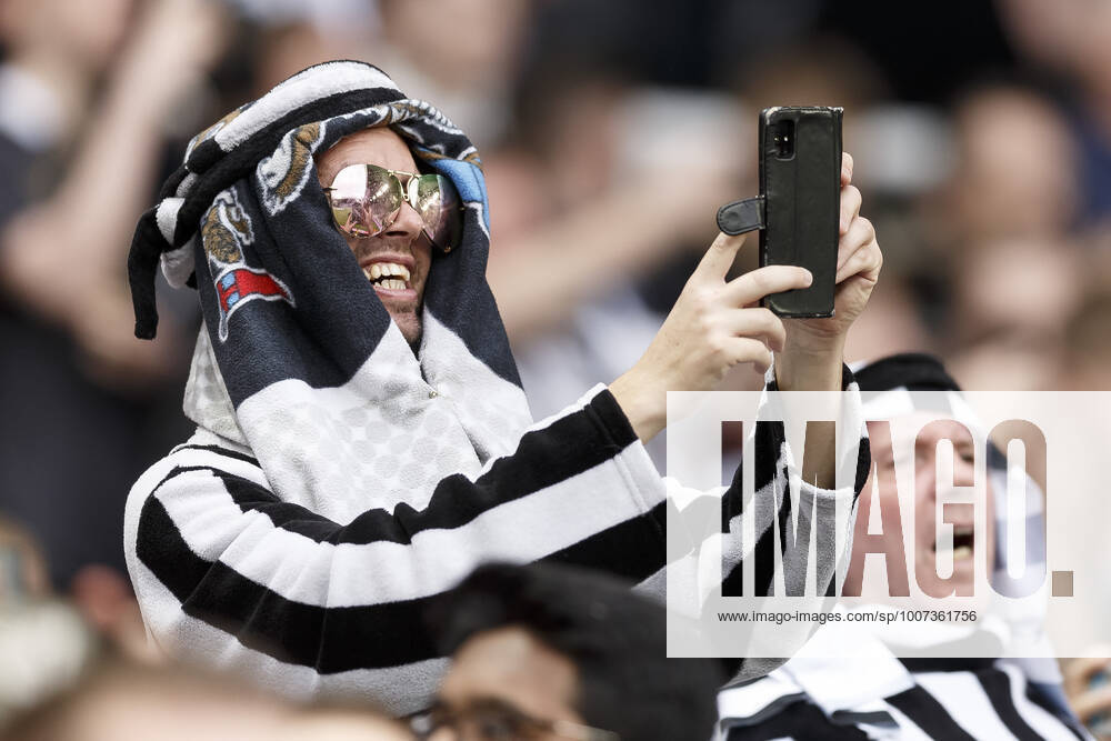 Newcastle United gegen Tottenham Hotspur 17. Oktober 2021, Newcastle upon Tyne Fußball Newcastle United gegen Tottenham Hotspur Newcastle United Fans vor dem Spiel Foto von Daniel Chesterton Newcastle upon Tyne UK