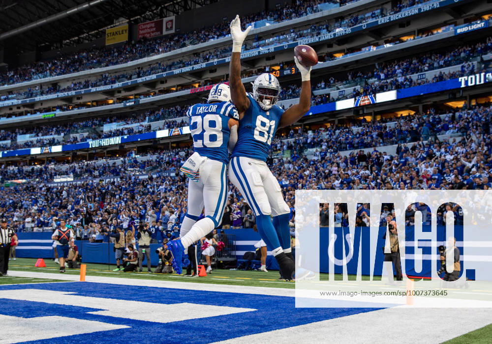 Indianapolis Colts tight end Mo Alie-Cox (81) and Indianapolis Colts running back Jonathan Taylor (28) celebrate touchdown during NFL, American Football Herren, USA football game action between the Houston Texans and the Indianapolis Colts at Lucas Oil Stadium in Indianapolis, Indiana. Indianapolis defeated Houston 31-3. CSM. USA - ZUMAc04_ 20211017_zaf_c04_143