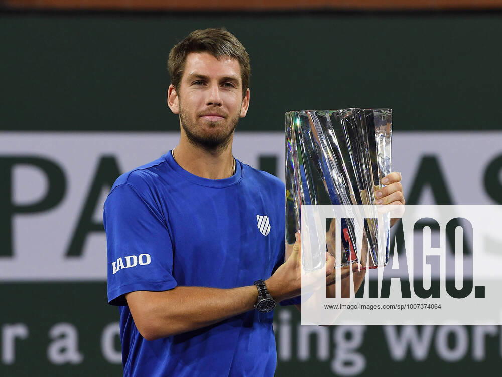 KW41 INDIAN WELLS, CA - OCTOBER 17: Cameron Norrrie of Great Britain with the winners trophy after defeating Nikoloz Basilashvili of Georgia to become the 2021 BNP Paribas Open Champion in a finals tennis match played on October 17, 2021 at the Indian Wells Tennis Garden in Indian Wells, CA. (Photo by John Cordes Icon Sportswire) TENNIS: OCT 17 BNP Paribas Open Icon506211017921