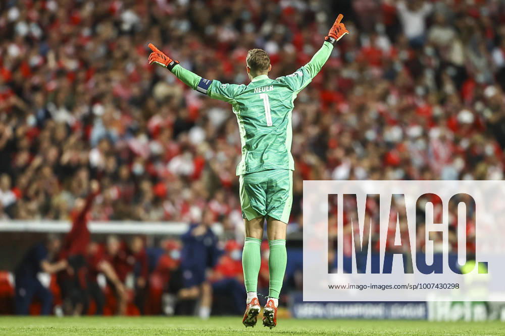 KW42 Lisbon, Portugal, 20th Oct 2021: Neuer of Bayern during the UEFA Champions League football match between Benfica and Bayern Munich at the Estadio da Luz (Stadium of Light) also known as the Estadio do Lisboa e Benfica in Lisbon Portugal. Bayern won the game 0-4 with goals by Sane (70 mins, 84 mins Pedro Loureiro SPP UEFA Champions League - Benfica v Bayern Munich - Estadio da Luz