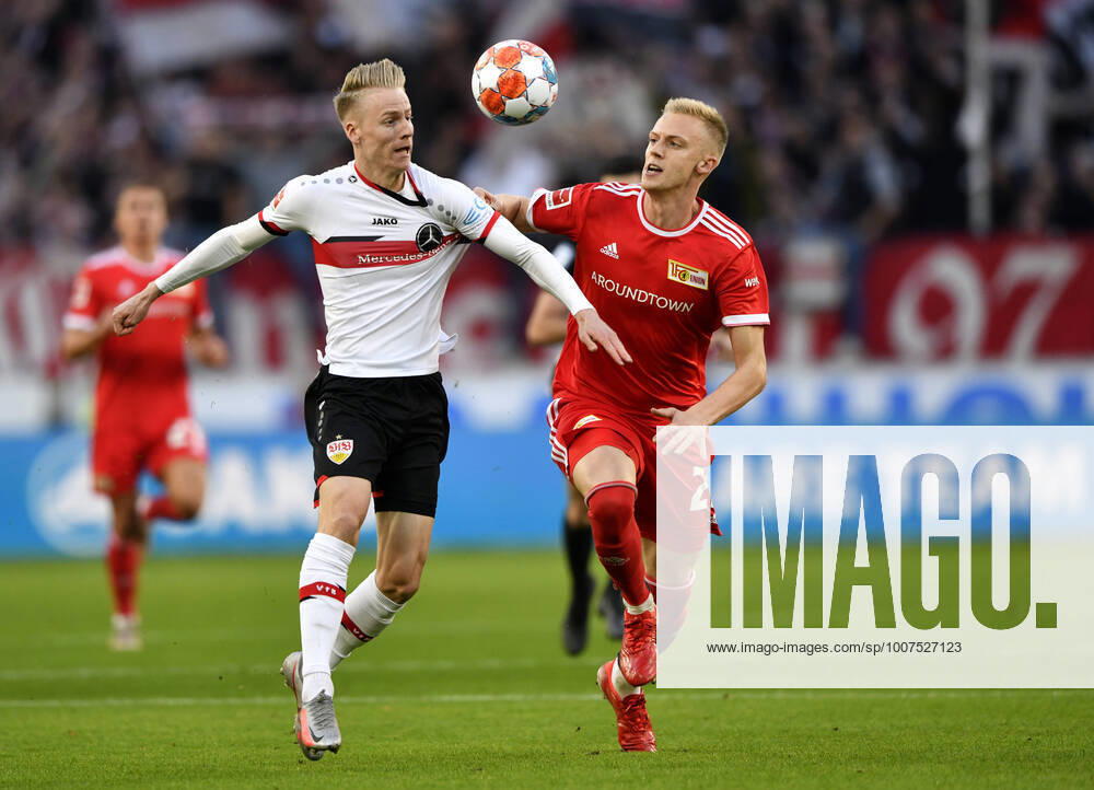 Duel, action Timo Baumgartl 1 FC Union Berlin FCU vs Chris Führich VfB Stuttgart 22 VfB Stuttgart vs 1 FC Union Berlin FCU 24 10 2021 DFL DFB REGULATES PROHIBIT ANY USE OF PHOTOGRAPHS AS IMAGE SEQUENCES AND OR QUASI VIDEO VfB Stuttgart vs 1 FC Union Berlin FCU
