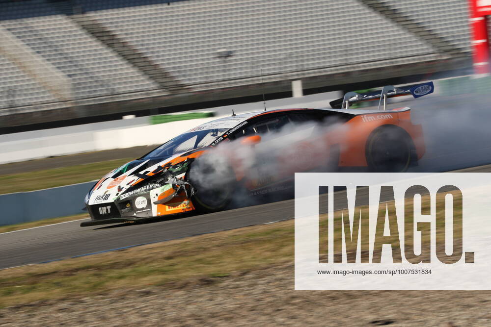 82 Tim Zimmermann DEU Hugo Sasse DEU , Lamborghini Huracan GT3 Evo, Grasser Racing AUT with heavy smoke on the left front tyre after a collision,ADAC GT Masters, Hockenheimring, Race 2 Sunday, 24 10 2021 ADAC GT Masters, Hockenheimring, Race 2 Sunday, 24 10 2021 Hockenheim