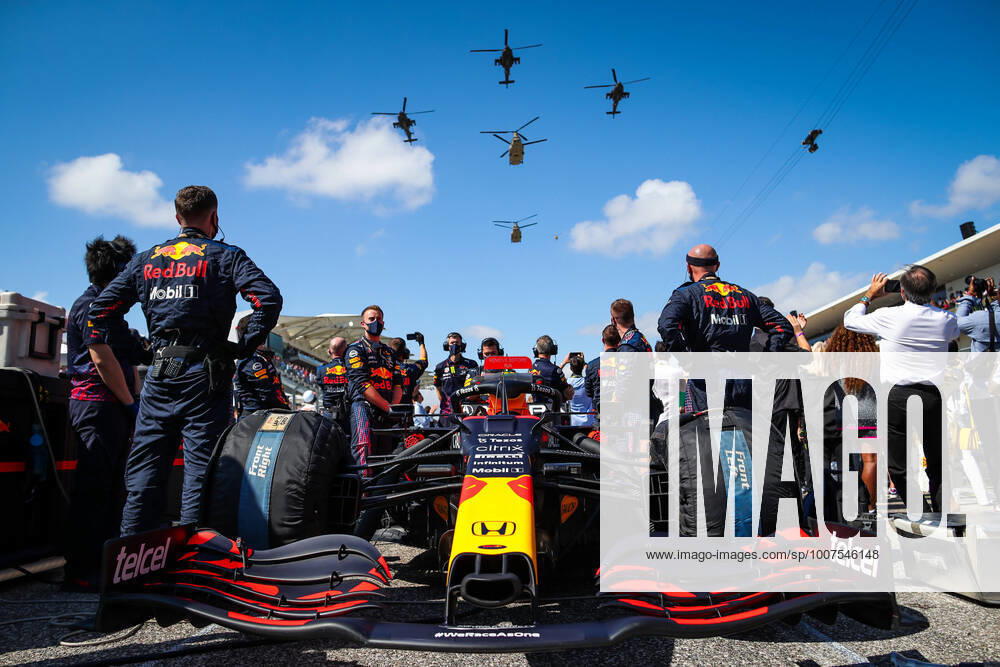 KW42 33 VERSTAPPEN Max (nld), Red Bull Racing Honda RB16B, on the starting grid during the Formula 1 Aramco United States Grand Prix 2021, 17th round of the 2021 FIA Formula One World Championship, WM, Weltmeisterschaft from October 21 to 24, 2021 on the Circuit of the Americas, in Austin, Texas, United States of American - F1 - UNITED STATES GRAND PRIX 2021 - RACE DPPI Panoramic 20211024_GOODEN_FGO09122