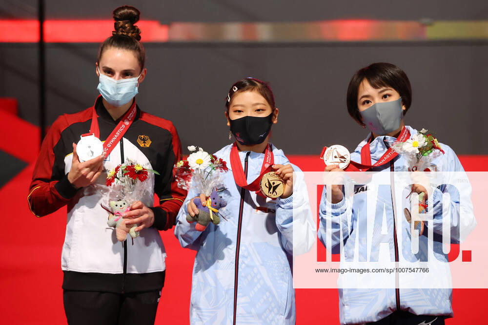 KW42 (L to R) Pauline Schaefer-Betz (GER), Urara Ashikawa, Mai Murakami (JPN), OCTOBER 24, 2021 - Artistic Gymnastics : FIG Artistic Gymnastic World Championships 2021 in Kitakyushu Women s Apparatus Medal Ceremony Balance Beam at Kitakyushu General Gymnasium, Fukuoka, Japan. Noxthirdxpartyxsales (172678483)
