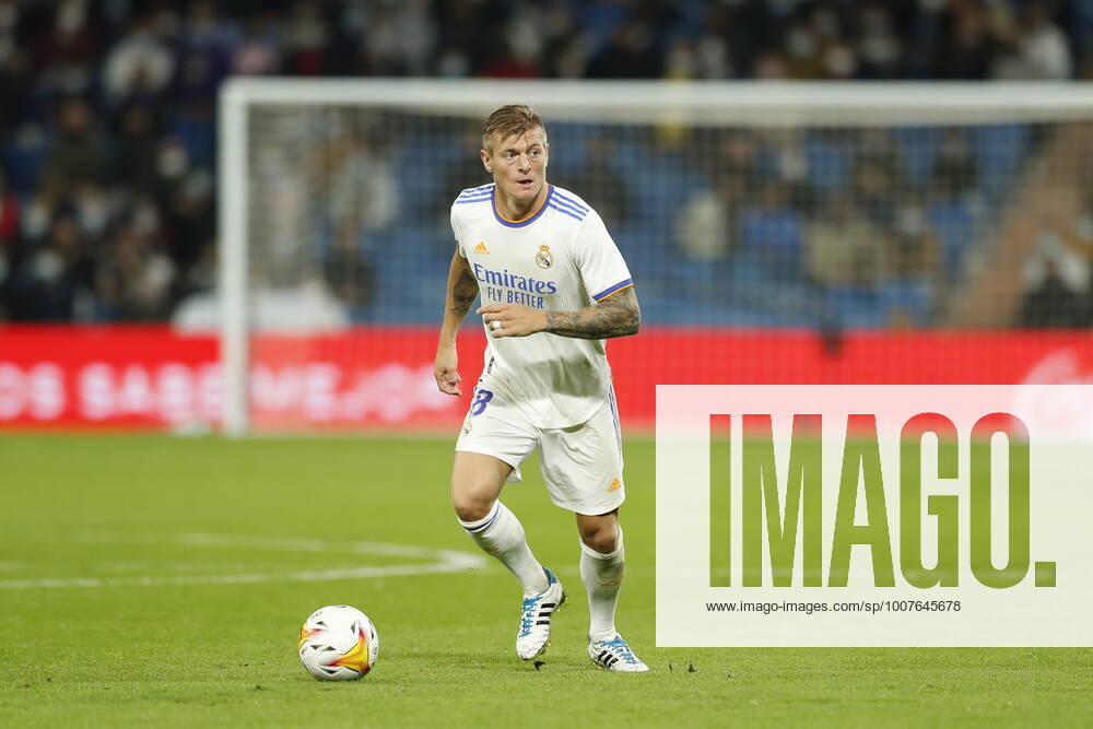 Toni Kroos (Real), OCTOBER 27, 2021 - Football Soccer : Spanish La Liga Santander match between Real Madrid CF 0-0 CA Osasuna at the Estadio Santiago Bernabeu in Madrid, Spain. Noxthirdxpartyxsales (173069001)