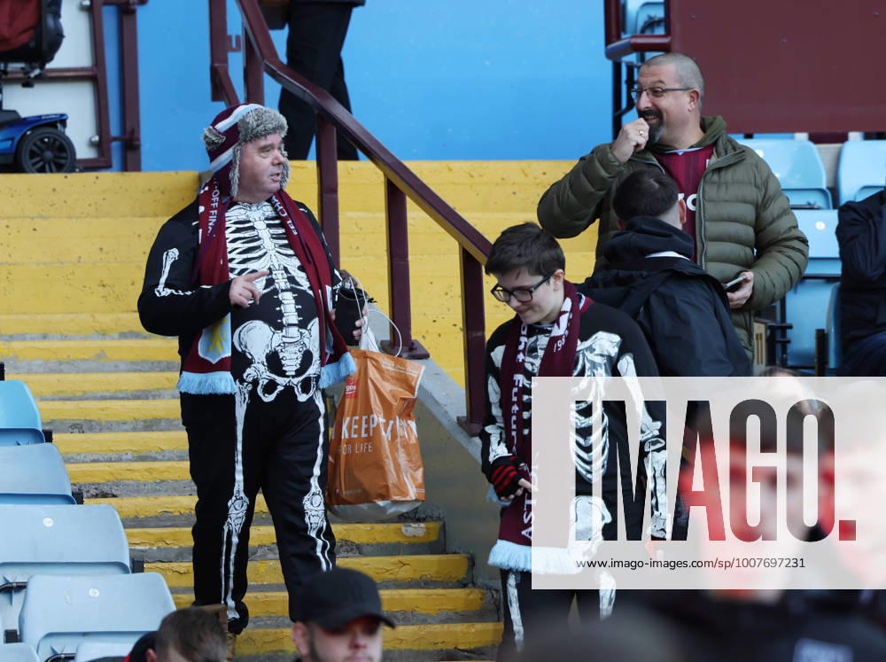 Birmingham, England, 31st October 2021. Aston Villa fans in halloween costumes during the Premier League match at Villa Park, Birmingham. Picture credit should read: Darren Staples Sportimage . SPI-1293-0008