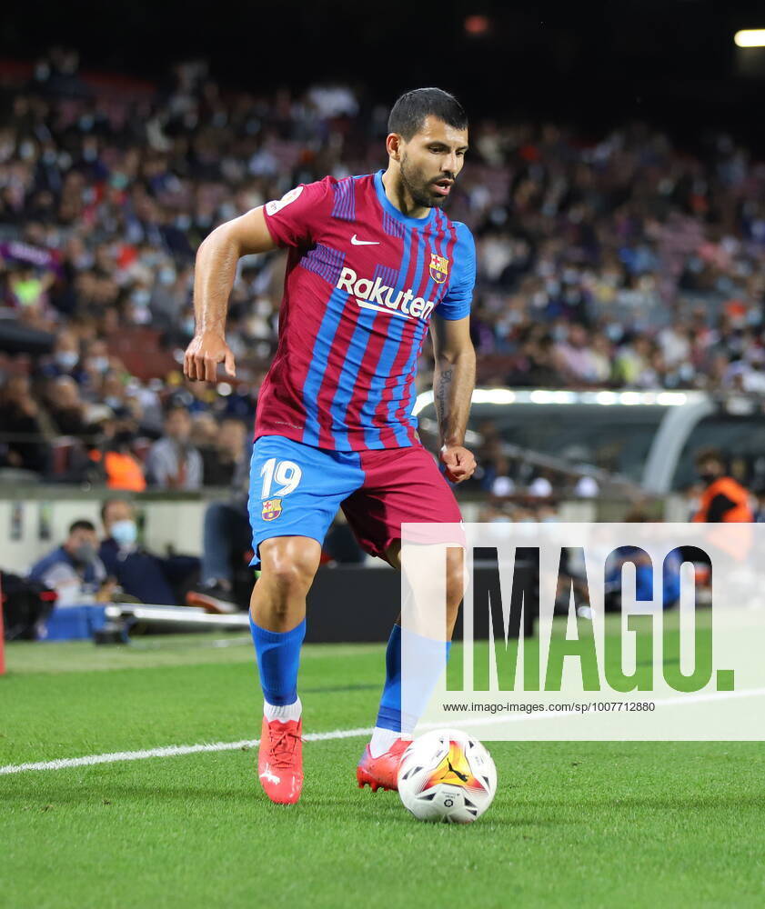 Kun Aguero FC Barcelona, Barca control the ball during the La Liga Santander between FC Barcelona and Deportivo Alaves at Camp Nou. Barcelona Spain - ZUMA Pho 20211030_mda_u50_027