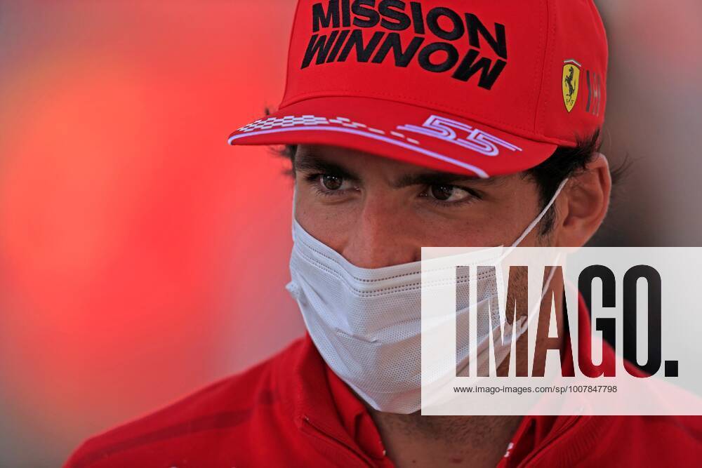 Spanish Carlos Sainz of Ferrari arrives at the third practice of the Formula One Grand Prix of Mexico, that takes place at the Hermanos Rodriguez Autodrome, in Mexico City, Mexico, 06 November 2021. Formula One Grand Prix of Mexico !ACHTUNG: NUR REDAKTIONELLE NUTZUNG!
