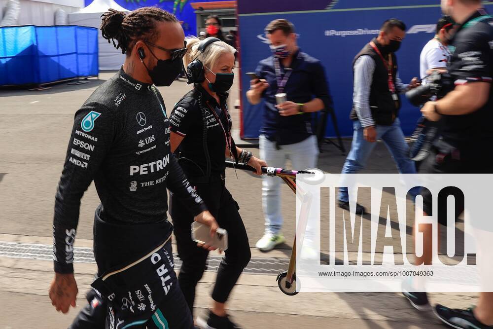 British driver Lewis Hamilton of Mercedes arrives at the third practice for the Formula One Grand Prix of Mexico, that takes place at the Hermanos Rodriguez Autodrome, in Mexico City, Mexico, 06 November 2021. Formula One Grand Prix of Mexico !ACHTUNG: NUR REDAKTIONELLE NUTZUNG!