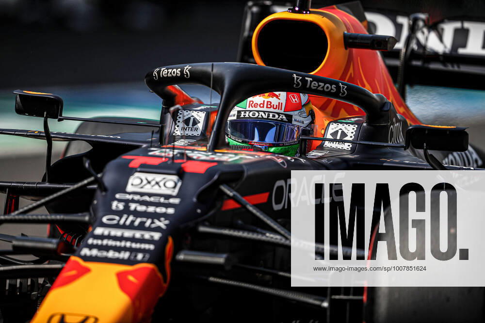 11 PEREZ Sergio (mex), Red Bull Racing Honda RB16B, action during the Formula 1 Gran Premio De La Ciudad De Mexico 2021, Mexico City Grand Prix, 18th round of the 2021 FIA Formula One World Championship, WM, Weltmeisterschaft from November 5 to 7, 2021 on the Autodromo Hermanos Rodriguez, in Mexico City, Mexico - F1 - MEXICO CITY GRAND PRIX 2021 DPPI Panoramic Perez