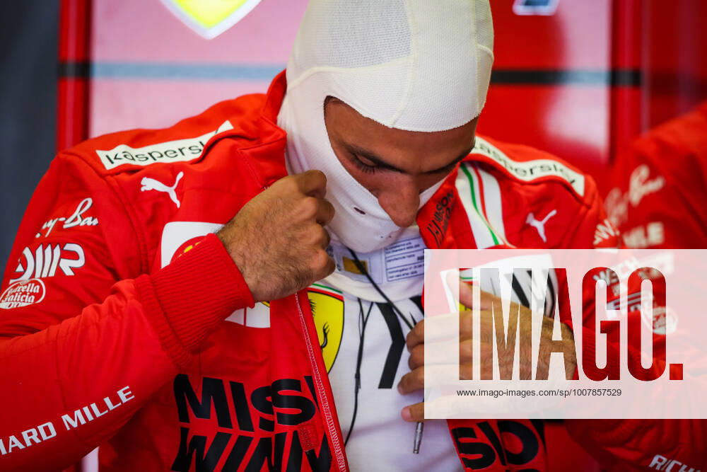 SAINZ Carlos (spa), Scuderia Ferrari SF21, portrait during the Formula 1 Gran Premio De La Ciudad De Mexico 2021, Mexico City Grand Prix, 18th round of the 2021 FIA Formula One World Championship, WM, Weltmeisterschaft from November 5 to 7, 2021 on the Autodromo Hermanos Rodriguez, in Mexico City, Mexico - F1 - MEXICO CITY GRAND PRIX 2021 DPPI Panoramic 20211106_GOODEN_FGO00577