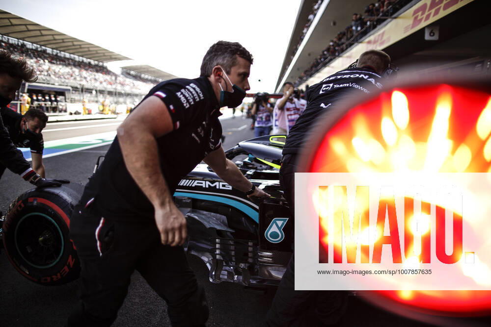 77 Valtteri Bottas FIN, Mercedes AMG Petronas F1 Team , F1 Grand Prix of Mexico at Autodromo Hermanos Rodriguez on November 6, 2021 in Mexico City, Mexico Photo by HOCH ZWEI Mexico City Mexico