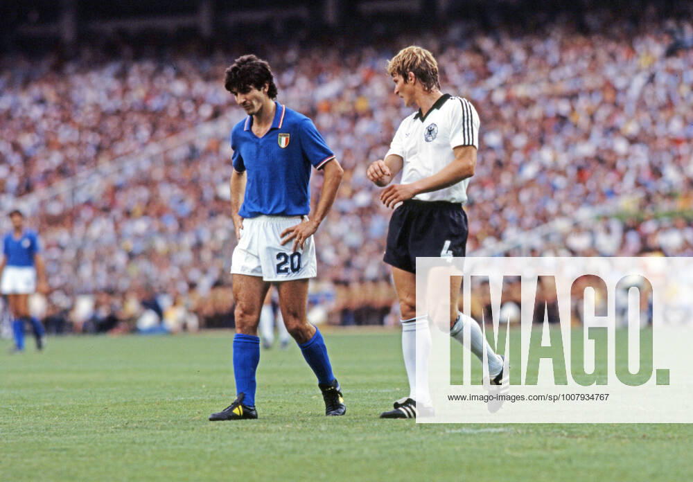 11 07 82 Italy Germany Spain, Madrid, 11 07 1982, Football, FIFA World Cup 1982 in Spain, Final, Italy FRG Germany DFB 3 1 v l Paolo Rossi Italy , Karlheinz Förster Germany