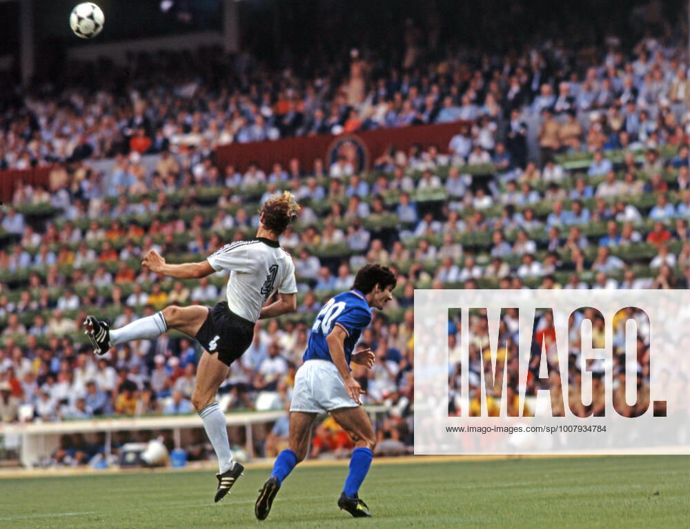 11 07 82 Italy Germany Spain, Madrid, 11 07 1982, Football, FIFA World Cup 1982 in Spain, Final, Italy FRG Germany DFB 3 1 v l Karlheinz Förster Germany , Paolo Rossi Italy