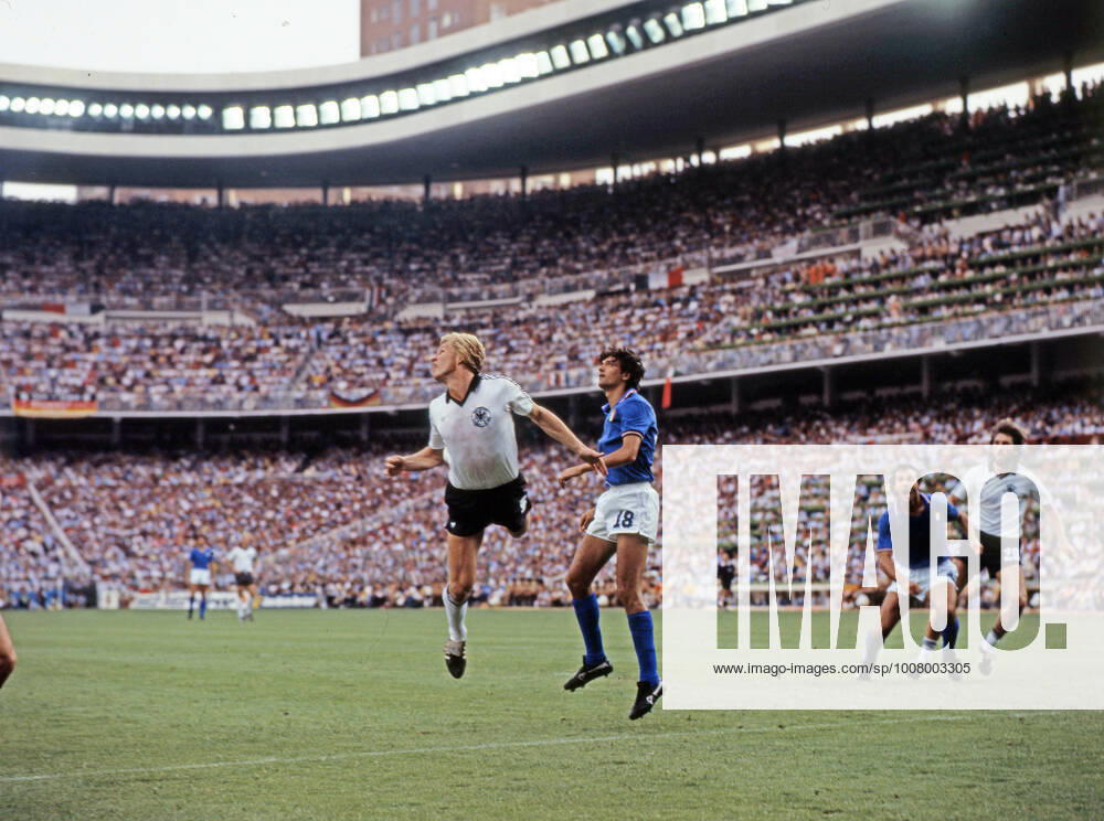 11 07 82 Italy Germany Spain, Madrid, 11 07 1982, Football, FIFA World Cup 1982 in Spain, Final, Italy FRG Germany DFB 3 1 v l Bernd Förster Germany , Alessandro Altobelli Italy