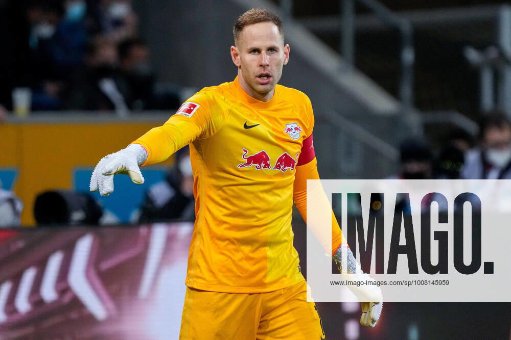 Peter Gulacsi Goalkeeper, RBL, 1 , gives instructions, gestures, gesticulate with arms, gives instructions, gesticulate, frame, action, action, 20 11 2021, Sinsheim Germany , Football, Bundesliga, TSG 1899 Hoffenheim RB Leipzig, DFB DFL REGULATIONS PROHIBIT ANY USE OF PHOTOGRAPHS AS IMAGE SEQUENCES AND OR QUASI VIDEO