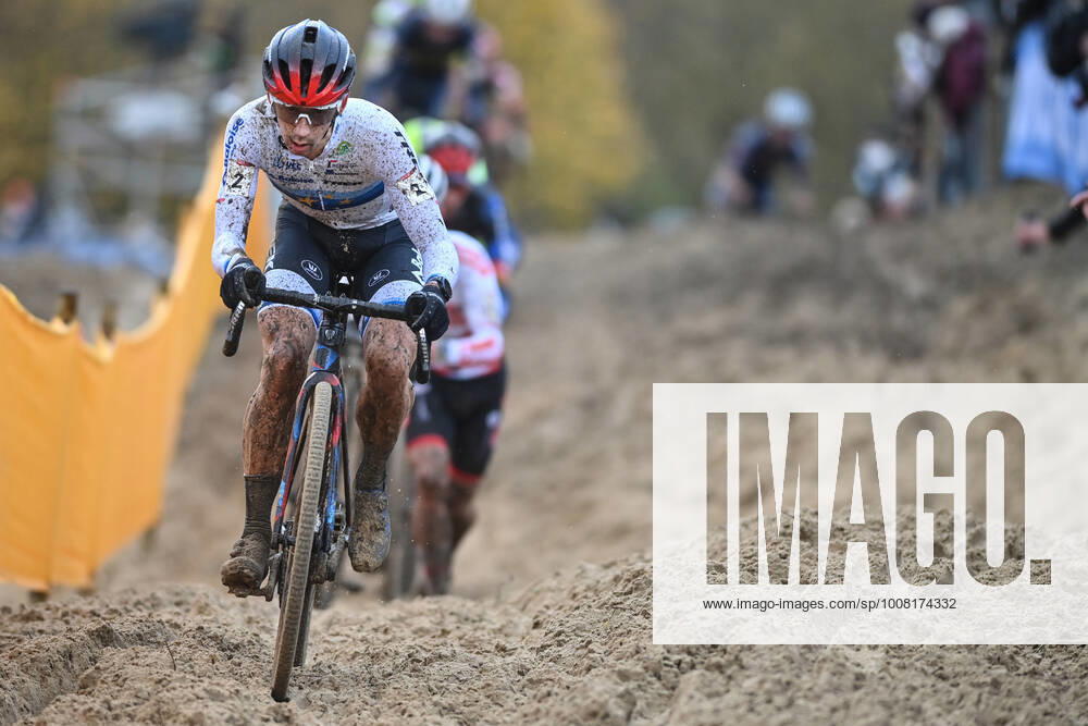 Dutch Lars Van Der Haar pictured in action during the men s elite race of the 7th stage (out of 16) of the world cup cyclocross, in Koksijde Sunday 21 November 2021. DAVIDxSTOCKMAN x3141242x