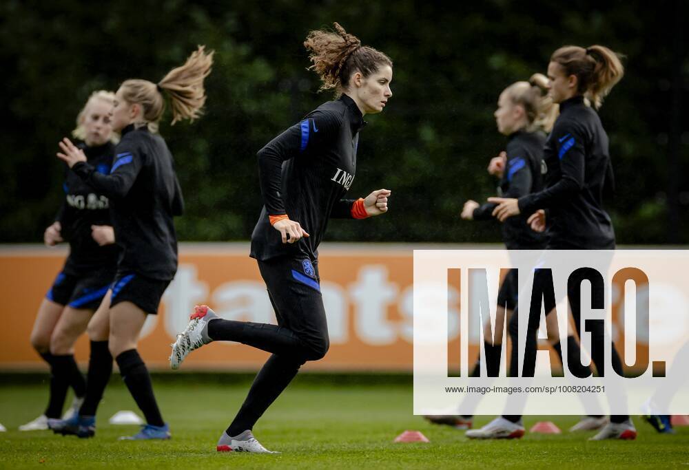 ZEIST Dominique Janssen during a training of the Dutch women s team The Orange Women are preparing for a qualifying match against the Czech Republic for the world championship in 2023 ANP ROBIN VAN LONKHUIJSEN ANPxSportx IVx 441072085