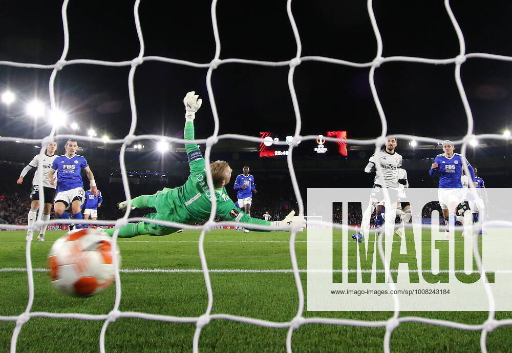Filip Mladenovic of Legia Warsaw scores his sides first goal Leicester City v Legia Warsaw, UEFA Europa League football match, Group C, King Power Stadium, Leicester, UK - 25 November 2021 Photo: Michael Zemanek Newspix.pl --- Newspix.pl MZ4_6294