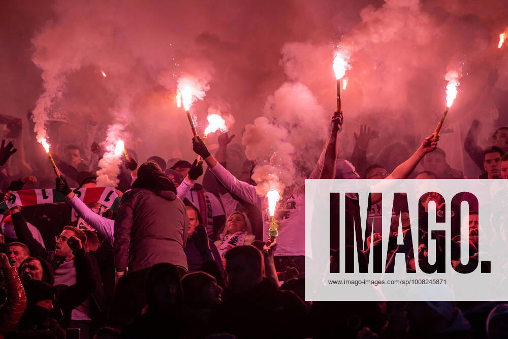 Legia Warszawa ultras fans set up flares during the UEFA Europa League group C match between Leicester City and Legia Warszawa at The King Power Stadium on November 25, 2021 in Leicester, United K Leicester City v Legia Warszawa: Group C - UEFA Europa League