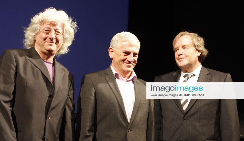 77 Reward of the KLEIST PRIZE 2009, Peter Esterhazy, Arnold Stadler, Prof Guenter Blamberger, in the Berliner Ensemble, writer, essayist, translator, award ceremony, BE, Berlin Germany, Germany