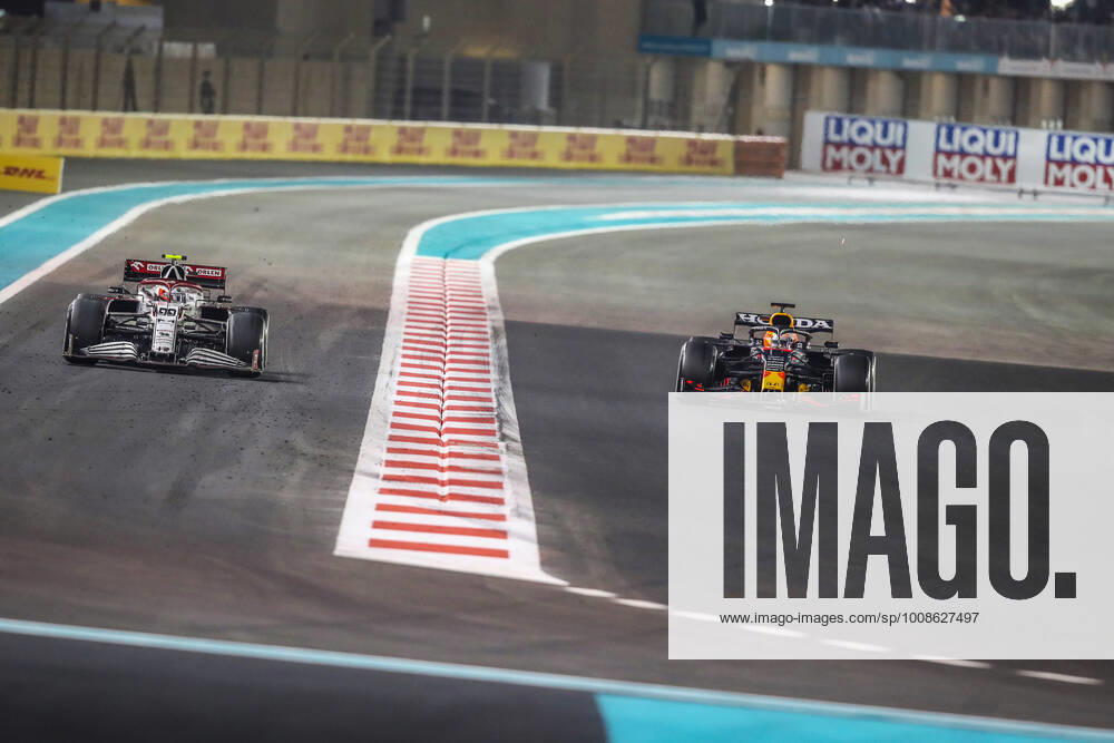 99 GIOVINAZZI Antonio (ita), Alfa Romeo Racing ORLEN C41, action and 33 VERSTAPPEN Max (nld), Red Bull Racing Honda RB16B during the Formula 1 Etihad Airways Abu Dhabi Grand Prix 2021, 22th round of the 2021 FIA Formula One World Championship, WM, Weltmeisterschaft from December 10 to 12, 2021 on the Yas Marina Circuit, in Yas Island, Abu Dhabi - F1 - ABU DHABI GRAND PRIX 2021 - RACE DPPI Panoramic 20211212_GOODEN_FGO00841