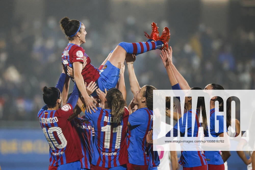 FC Barcelona, Barca V Madrid CFF - La Liga Iberdrola 05 Melanie Serrano of FC Barcelona celebrating her 500th games with FC Barcelona during the La Liga Iberdrola match between FC Barcelona and Madrid CFF at Johan Cruyff Stadium on December 22, 2021 in Barcelona, Spain. Barcelona Barcelona Spain