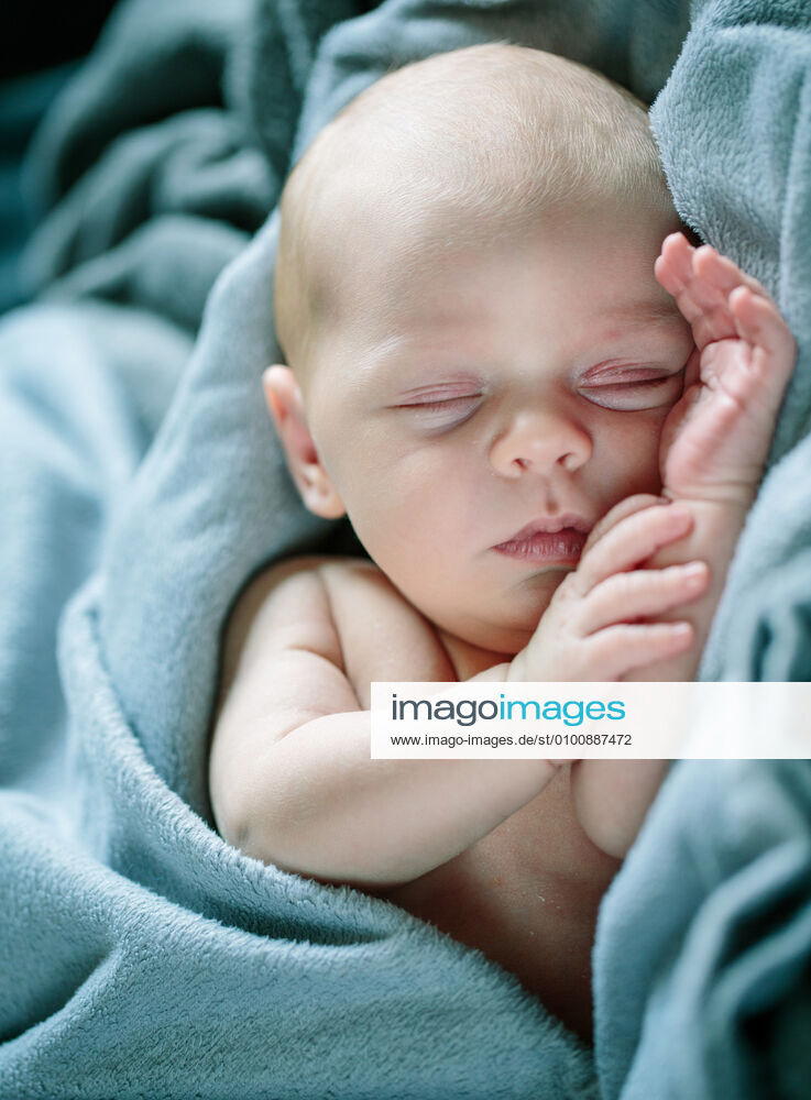 Sleeping,newborn lqs-kwu,model released, Symbolfoto