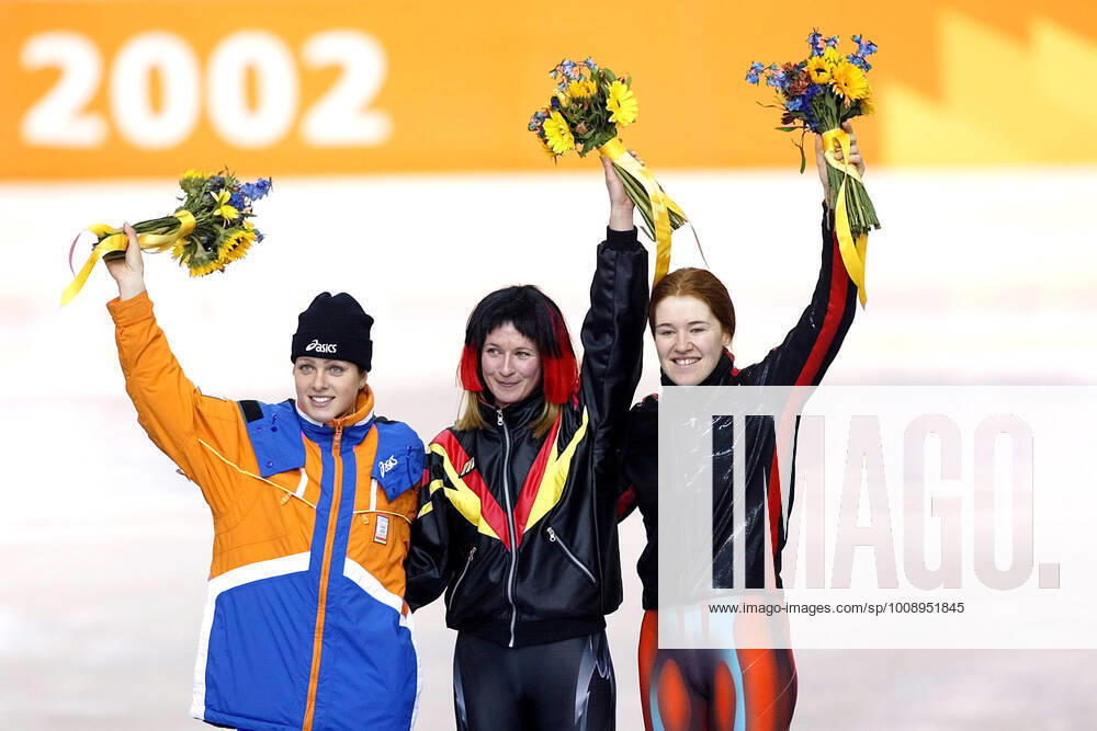 PECHSTEIN Claudia Team GER with Gretha Smit en Clara Hughes 1 place 5000m women world record speed skating team GER Olympic Winter Games 2002 Salt Lake City USA on 11 02 2002 in Salt Lake City