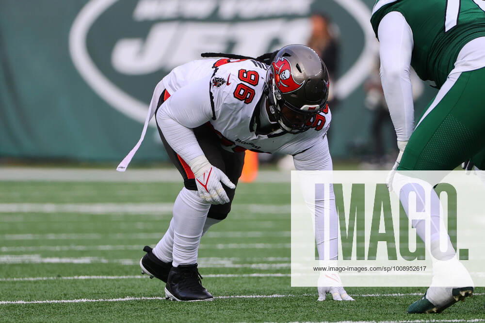 EAST RUTHERFORD, NJ - JANUARY 02: Tampa Bay Buccaneers nose tackle Steve McLendon (96) during the National Football League game between the New York Jets and the Tampa Bay Buccaneers on January 2, 2022 at MetLife Stadium in East Rutherford, NJ. (Photo by Rich Graessle Icon Sportswire) NFL, American Football Herren, USA JAN 02 Buccaneers at Jets Icon2201021003