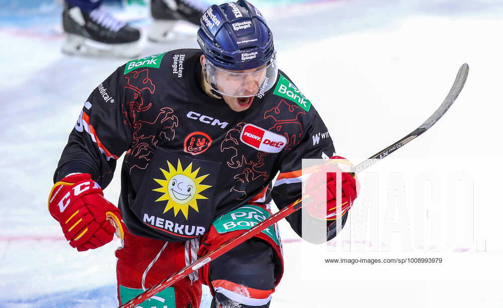 Duesseldorf, ice hockey, Penny DEL, matchday 40, PSD Bank Dome, Duesseldorfer EG vs Eisbaeren Berlin Carter Proft of Duesseldorfer EG cheers after his goal to 1 0 Duesseldorfer EG Eisbaeren Berlin