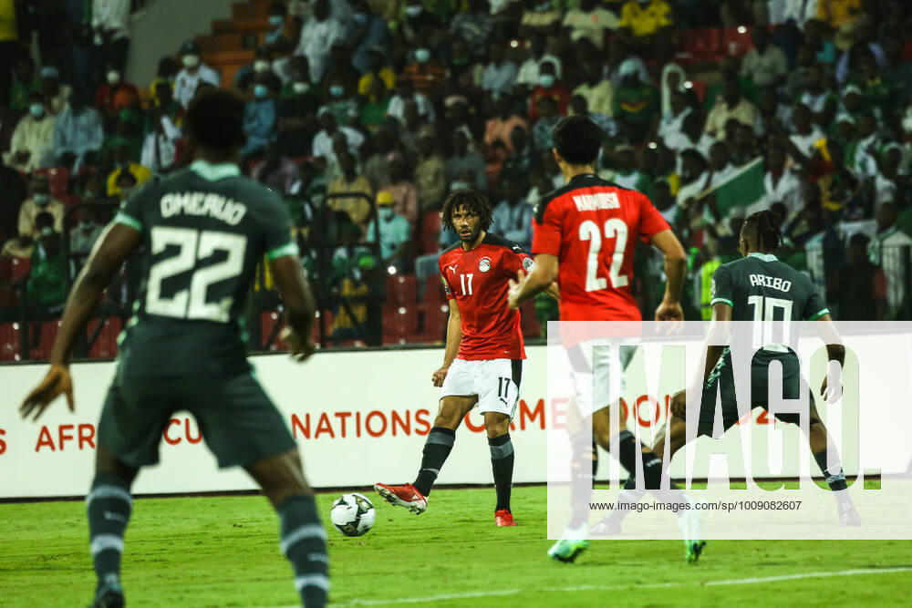MOHAMED ELNENY of Egypt wit ball during the 2021 Africa Cup Of Nations match between Nigeria and Egypt at Stade Roumde Adjia on January 11, 2022 in Garoua, Cameroon. CAPTIONS SHOULD READ (Photo by IMAGO Shengolpixs Tobi Adepoju