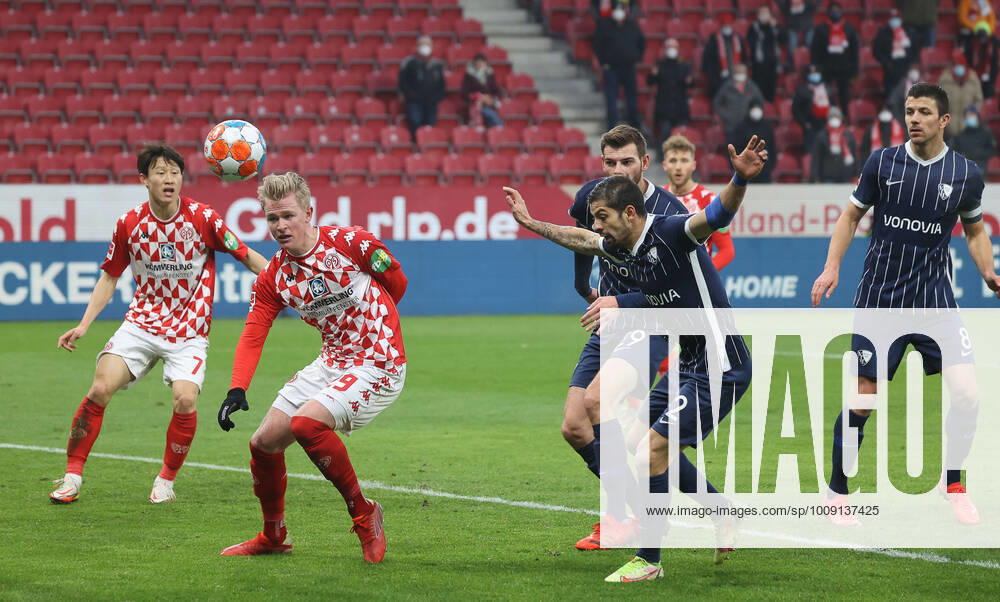 Jonathan Burkardt FSV Mainz 05 29 , FSV Mainz 05 vs VfL Bochum, Football, 1 Bundesliga, 19 Matchday, 15 01 2022, DFL REGULATES PROHIBIT ANY USE OF PHOTOGRAPHS AS IMAGE SEQUENCES AND OR QUASI hVIDEO, FSV Mainz 05 vs VfL Bochum, Football, 1 Bundesliga, 19 Matchday, 15 01 2022, Foto EIBNER Joerg Niebergall Mainz