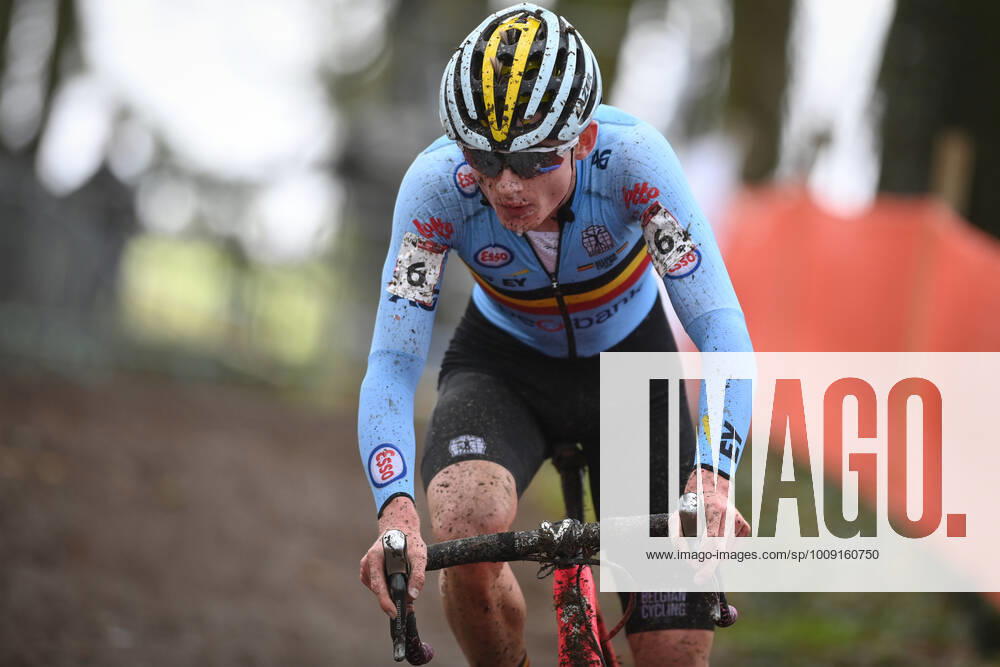 Belgian Gerben Kuypers pictured in action during the men s under 23 race at the Cyclocross World Cup cyclocross event in Flamanville, France, Sunday 16 January 2022, the 14th stage (out of 15) in the World Cup of the 2021-2022 season. DAVIDxSTOCKMAN x3313134x