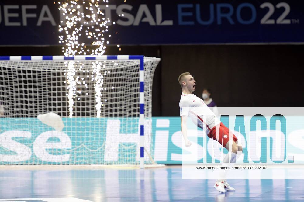 AMSTERDAM Patryk Holy of Poland futsal celebrates the 1 1 draw during the UEFA Futsal EURO 2022 match between Poland and Croatia at Ziggo Dome on January 21, 2022 in Amsterdam, Netherlands ANP HH UEFA Futsal EURO 2022 Netherlands 2022 ANPxSportx xGerritxvanxKeulenxIVxx 443148576 originalFilename: 443148576
